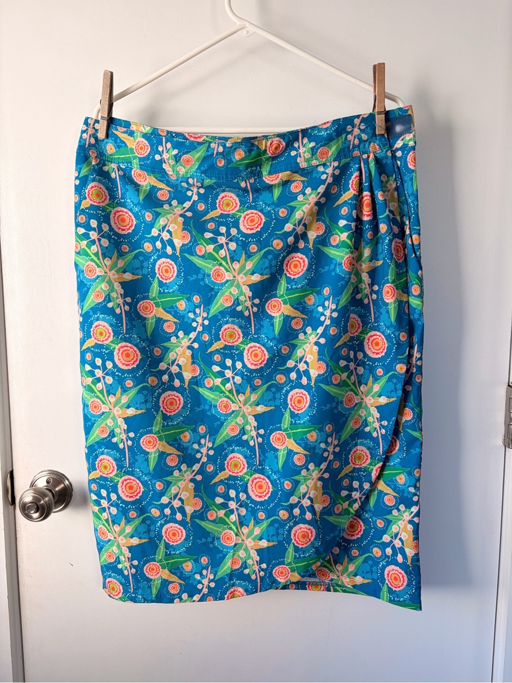 RipSkirt Hawaii size Large Bright Floral Blue Pencil Skirt